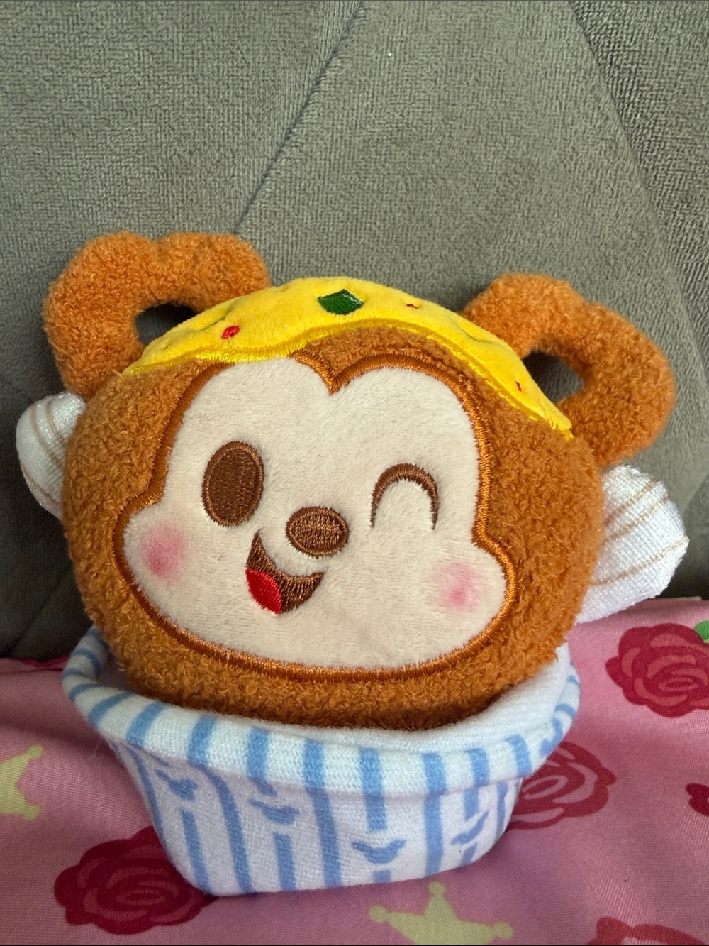 Plush Mickey pretzel Disney Munchlings